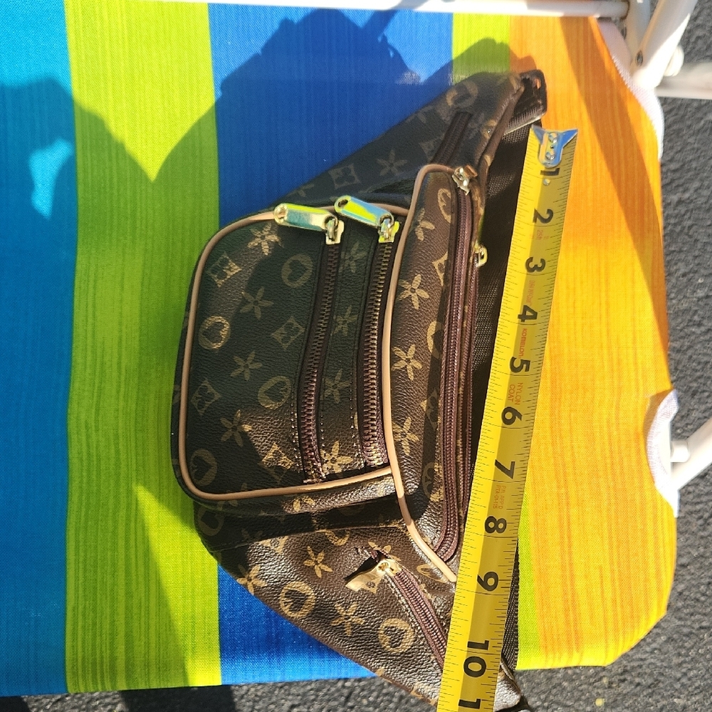 Source Unknown Brown Monogram-Style Waist Bag wit… - image 7